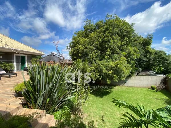 Casa térrea com jardim no Aristocrata