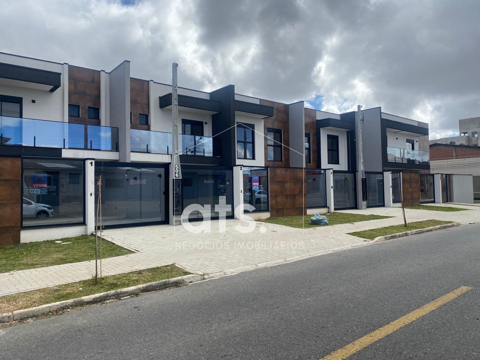 Sobrado NOVO com 3 quartos no Jardim Cruzeiro