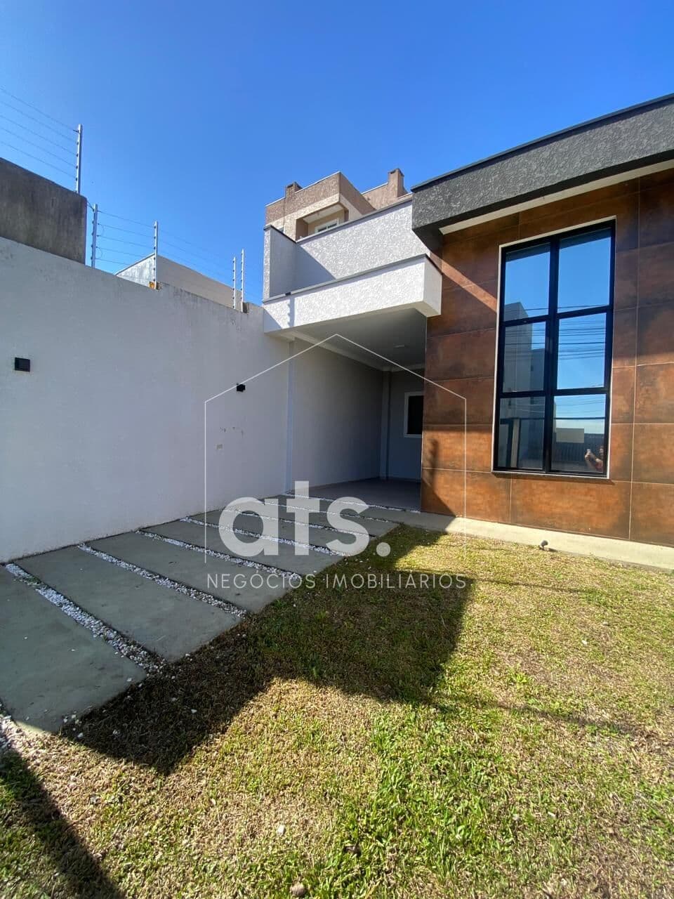 Casa NOVA com 3 quartos no Monte Líbano