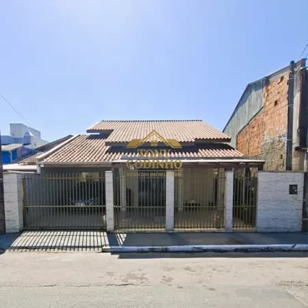 ✨ Oportunidade única de adquirir uma casa no Bairro Cidade Nova em Itajaí SC! ✨