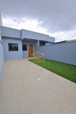 Belíssima casa geminada em construção a venda no Bairro Rio do Meio