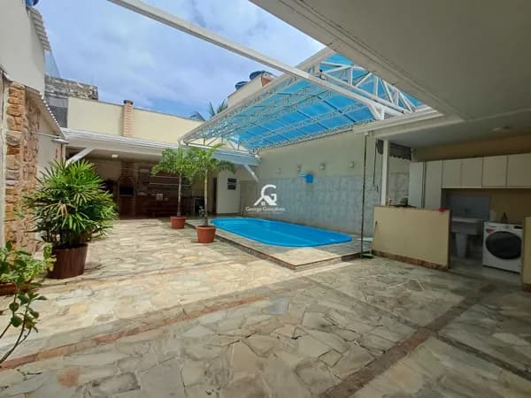 Casa com Piscina à Venda em Duque de Caxias – 3 Quartos | Próxima à Nilo Peçanha