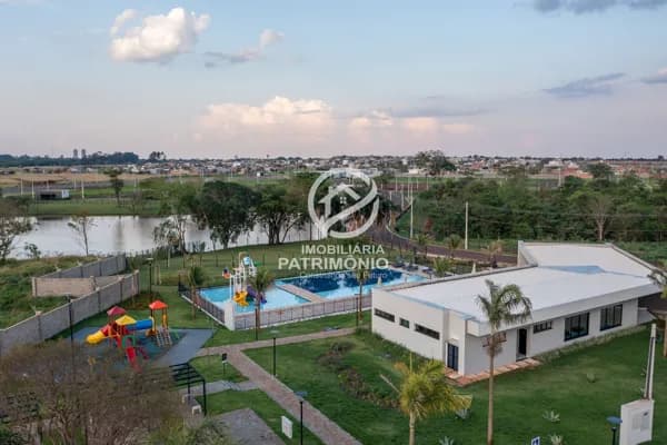TERRENO NO VIVERE DO LAGO