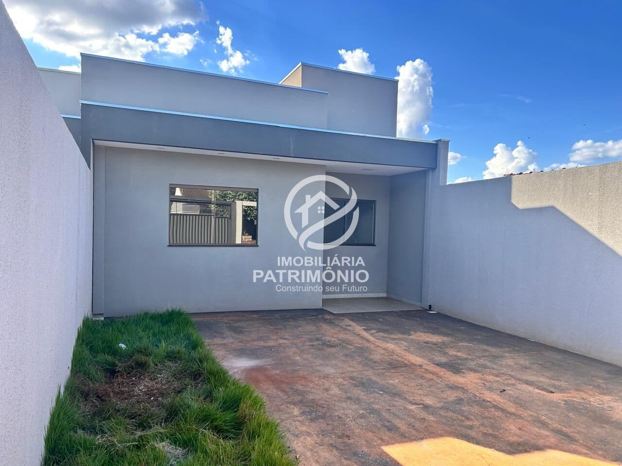 Casa em alvenaria no Bairro Jardim Joquei Clube.