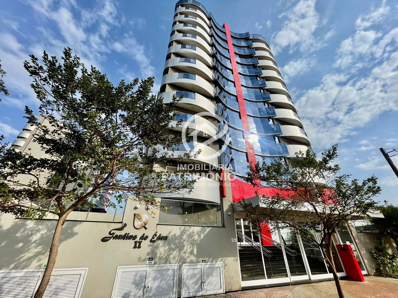 APARTAMENTO NO JD. DO EDEN - TORRE II