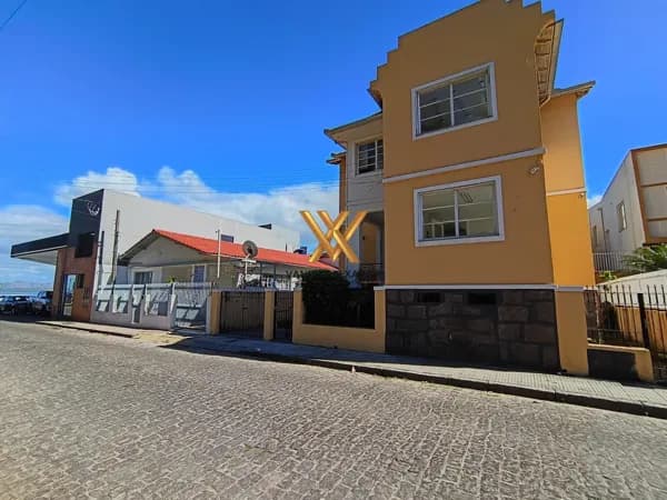Ponto Comercial + Apartamento no Centro Histórico – Laguna/SC