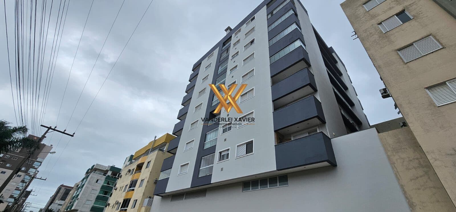 Descubra o luxo e conforto deste incrível apartamento no City Park Residence!
