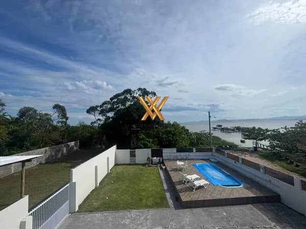 Tranquilidade à Beira da Lagoa: Casa Completa em Caputera!