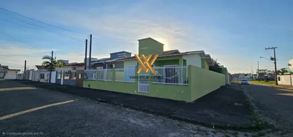 CASA DE ALVENARIA A VENDA EM LAGUNA/SC