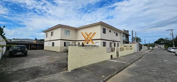 Prédio/Edifício Inteiro em Laguna - Portinho