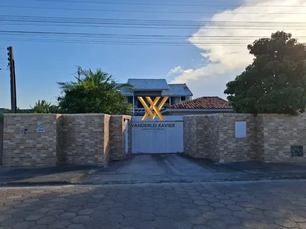 VENDE-SE CASA NO PORTINHO – LAGUNA/SC