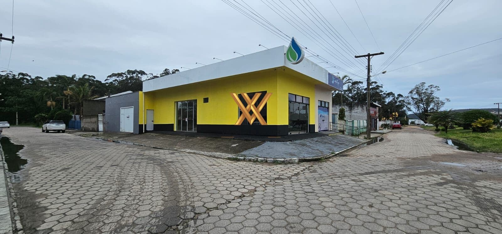 Casa à Venda com 4 Dormitórios e 2 Salas Comerciais – Portinho, Laguna/SC