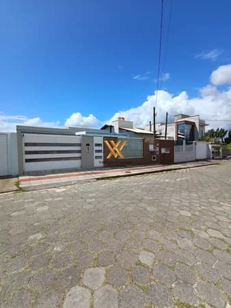 Casa Alto Padrão Alto Padrão com Piscina