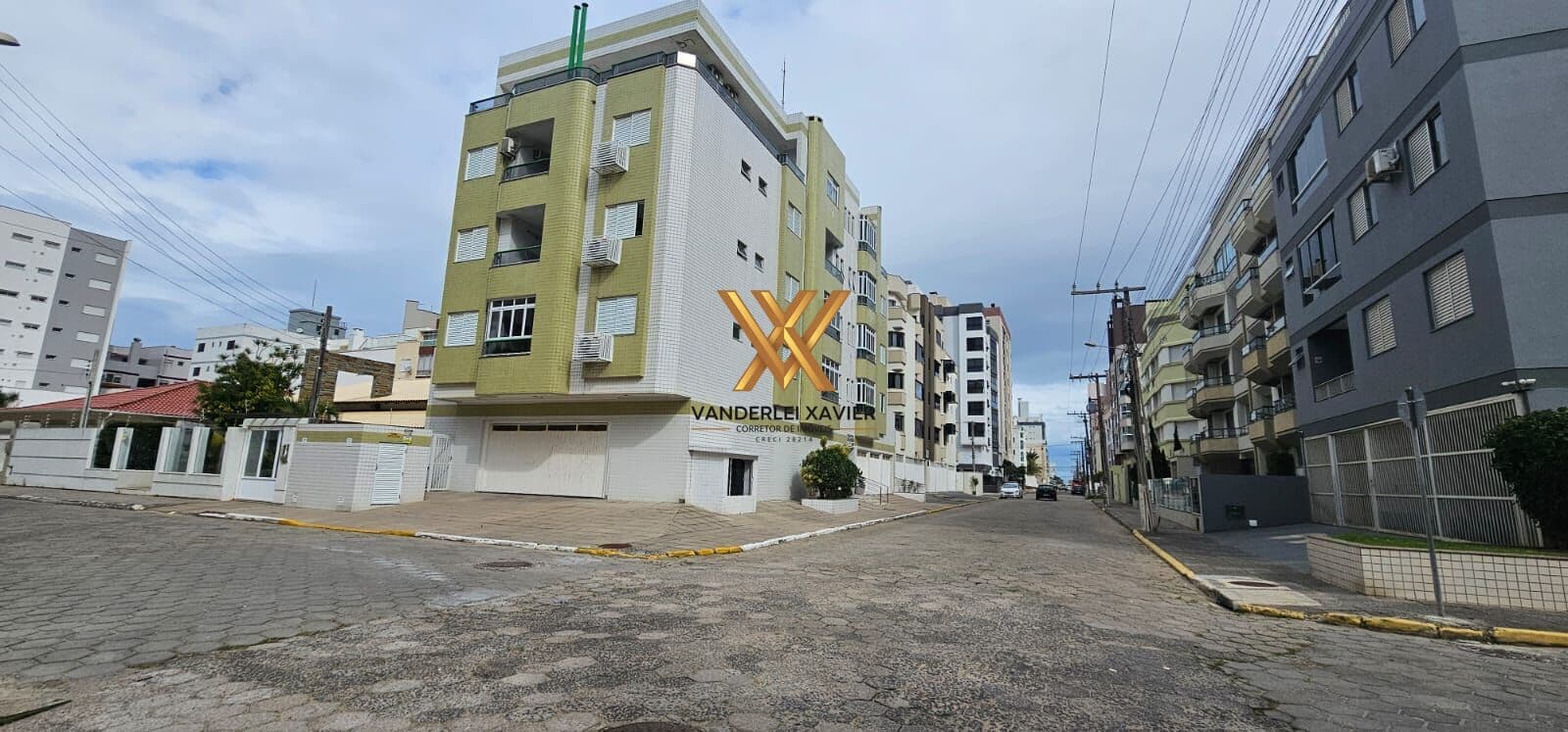 Cobertura Mobiliada à Venda