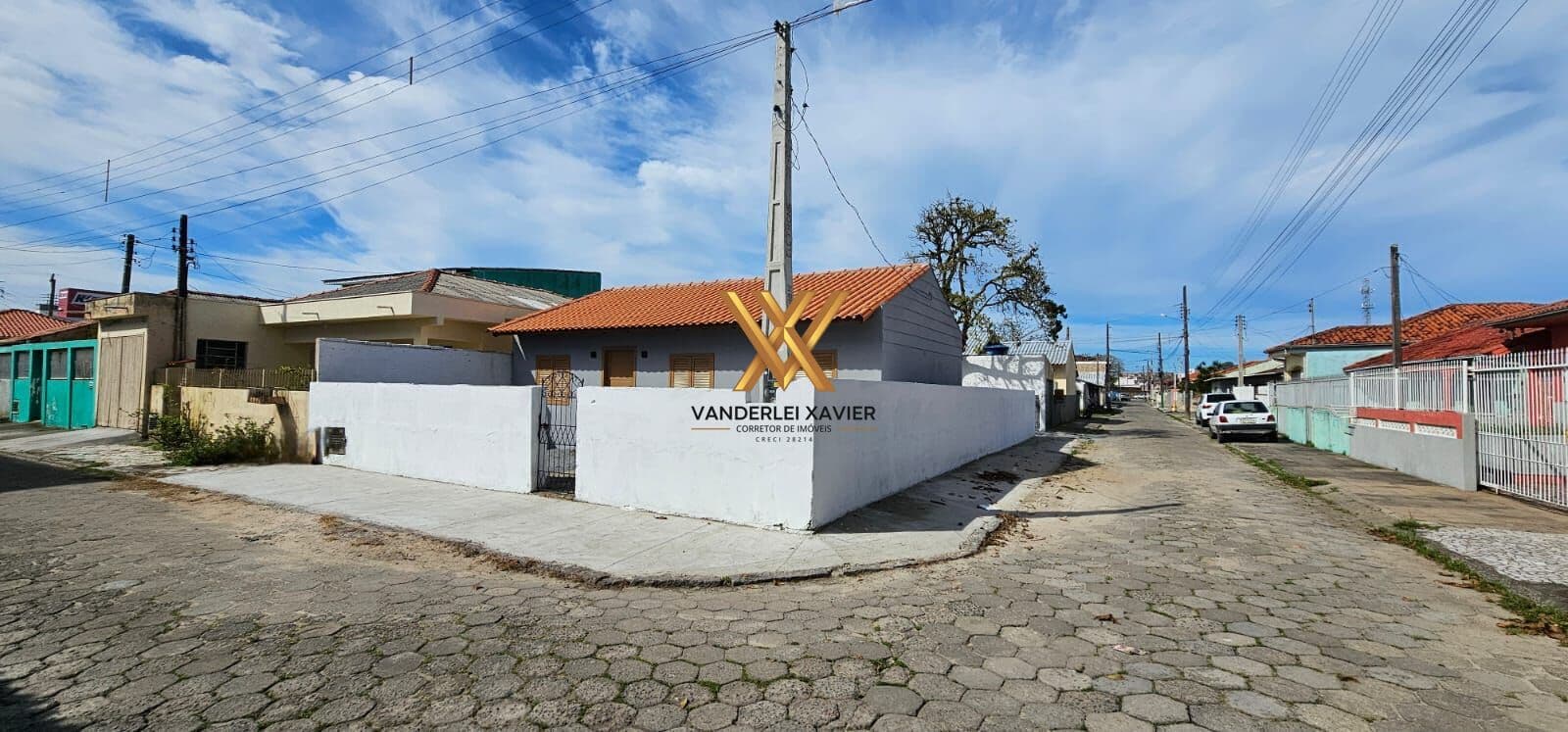 Casa de Esquina Toda Reformada à Venda em Laguna-SC