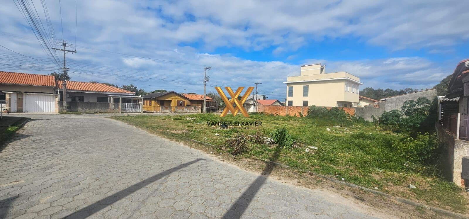 📍 Terreno de Esquina à Venda – Laguna/SC