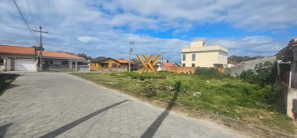 📍 Terreno de Esquina à Venda – Laguna/SC