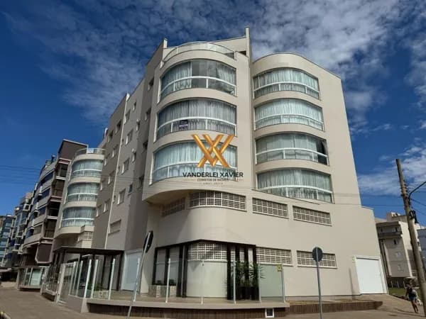 Apartamento de Alto Padrão à Beira-Mar – Mar Grosso, Laguna/SC