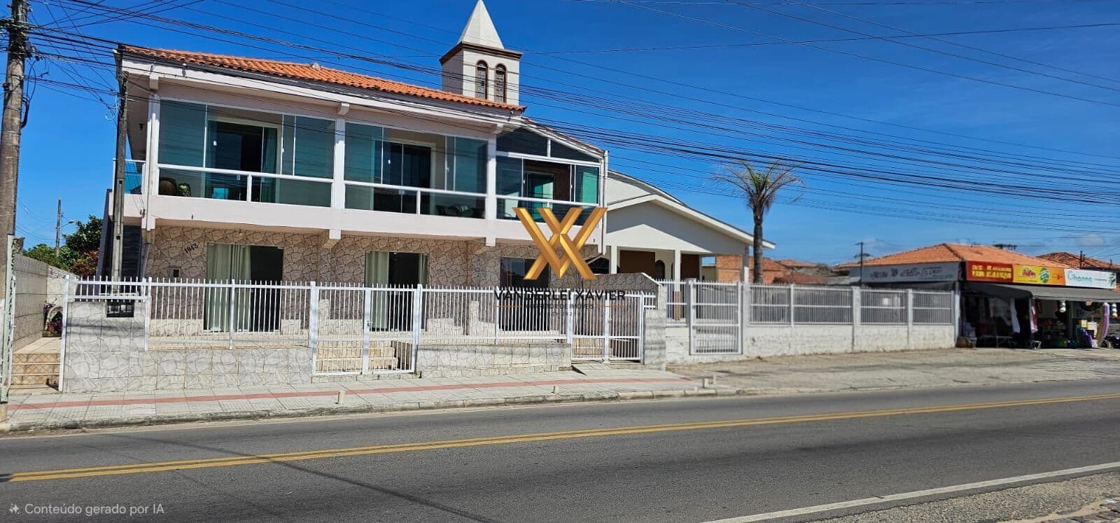 CASA À VENDA COM PONTO COMERCIAL EM LAGUNA /SC