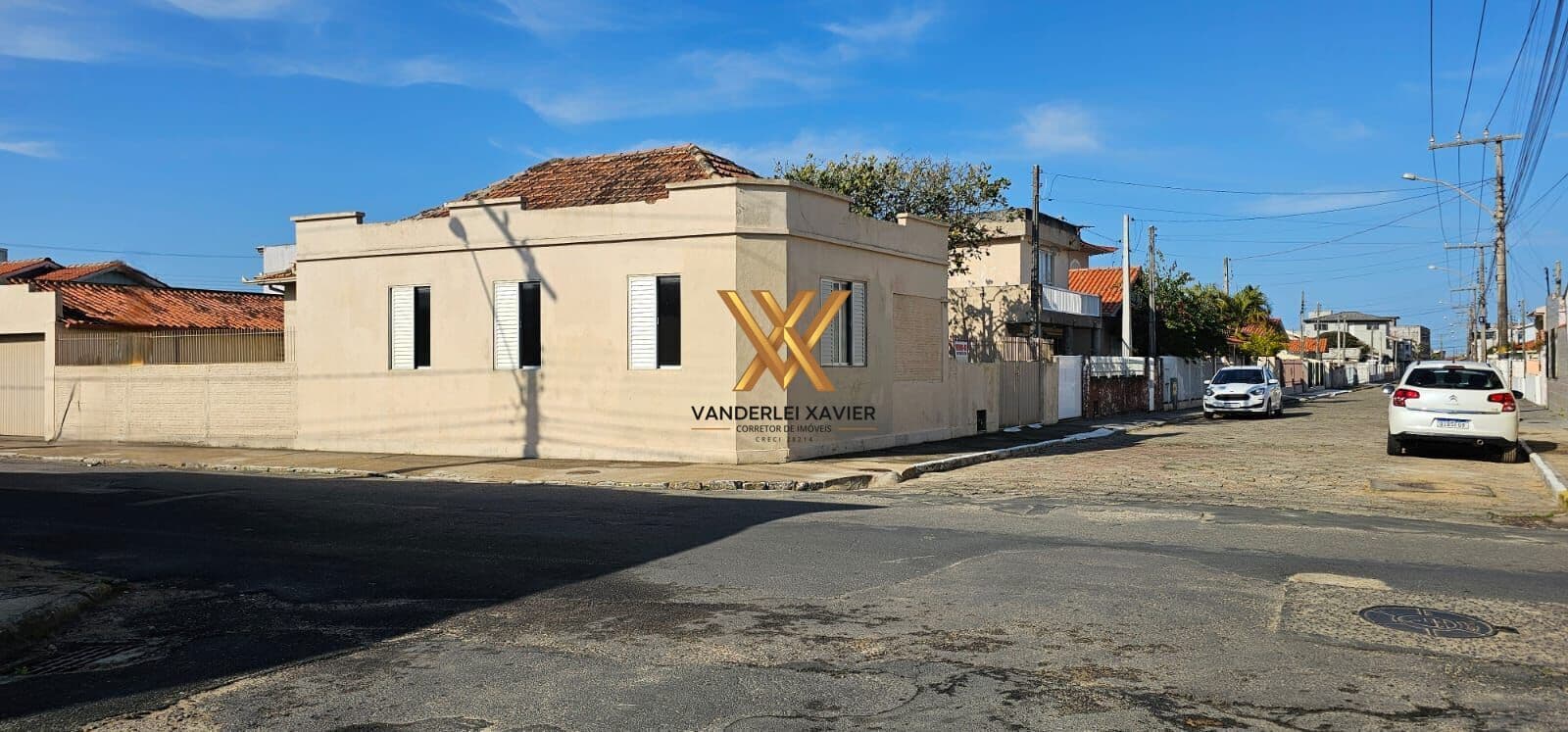 CASA DE ESQUINA ESCRITURADA