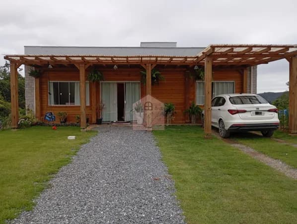 Casa em Agronômica - Regis