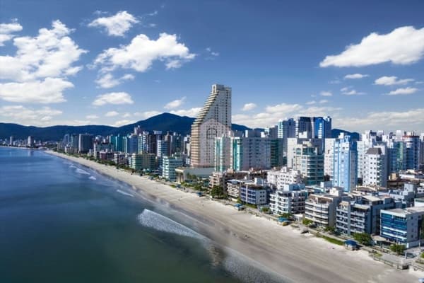 Apartamento em Itapema - Meia Praia
