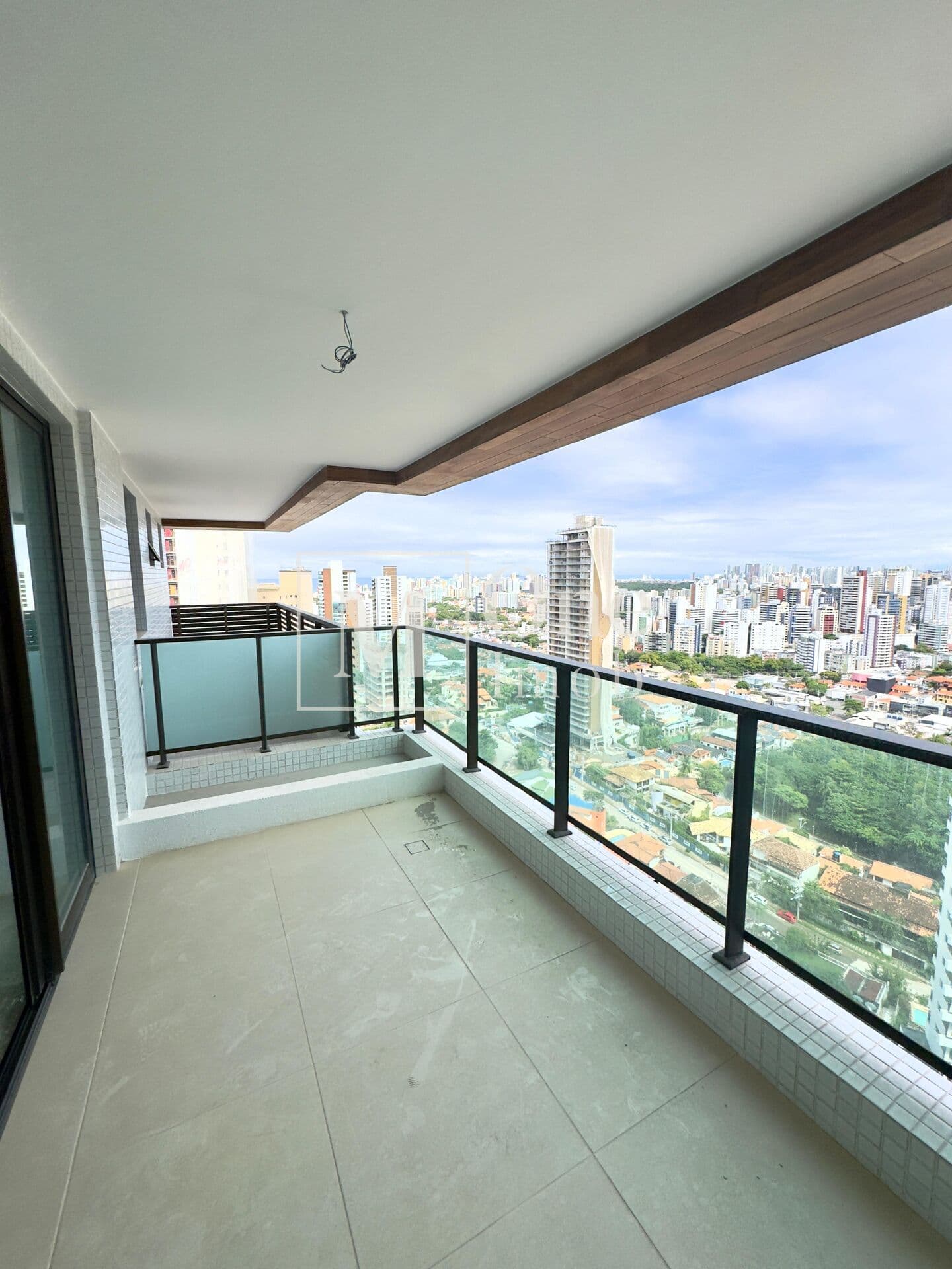 Apartamento em Salvador - Caminho das Árvores