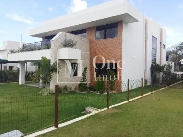 Sobrado em Camaçari - Guarajuba (Monte Gordo)