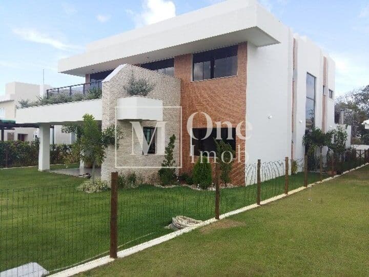 Sobrado em Camaçari - Guarajuba (Monte Gordo)
