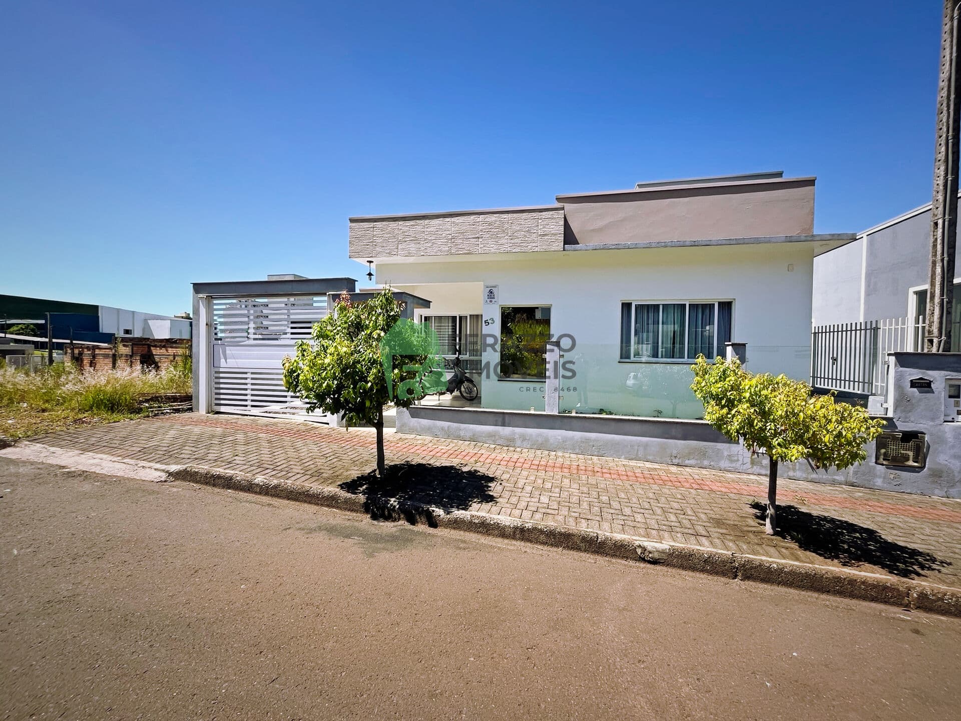 Casa Semi mobiliada à venda