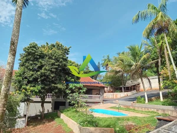 Chácara molhada em zona urbana de Londrina