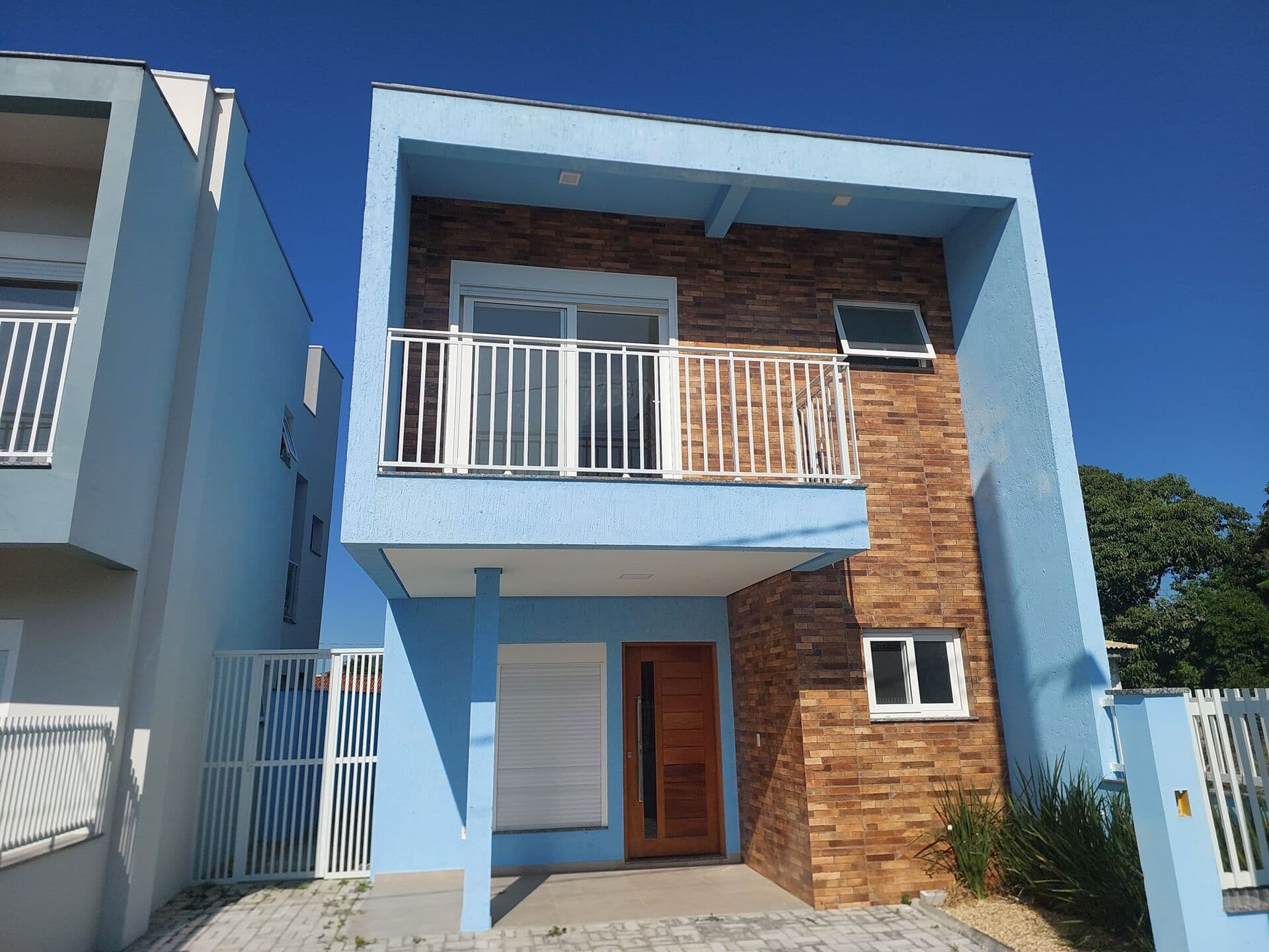 🏡🔥 Oportunidade Imperdível em Garopaba! Sobrado Novo com 2 Suítes e Vista Encantadora 🔥🏡
