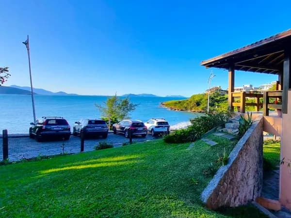 Casa com 7 dormitórios à venda, 195 m² por R$ 3.690.000 - Praia da Vigia - Garopaba/SC