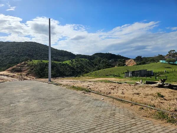 Lote de 322 M² situado no loteamento Bella Vista, pertinho da praia, Imbituba-SC