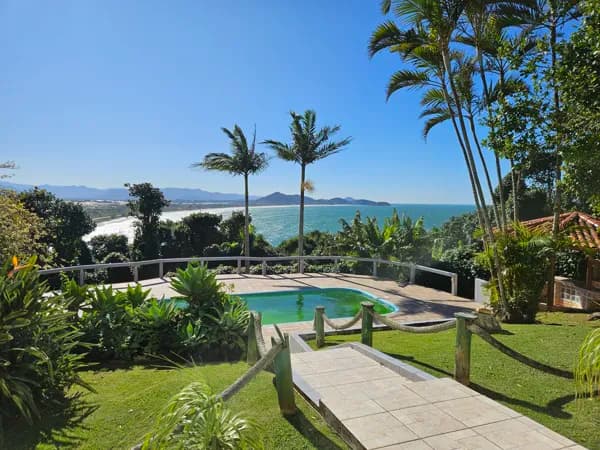 Casa de Alto Padrão com vista Privilegiada para o mar