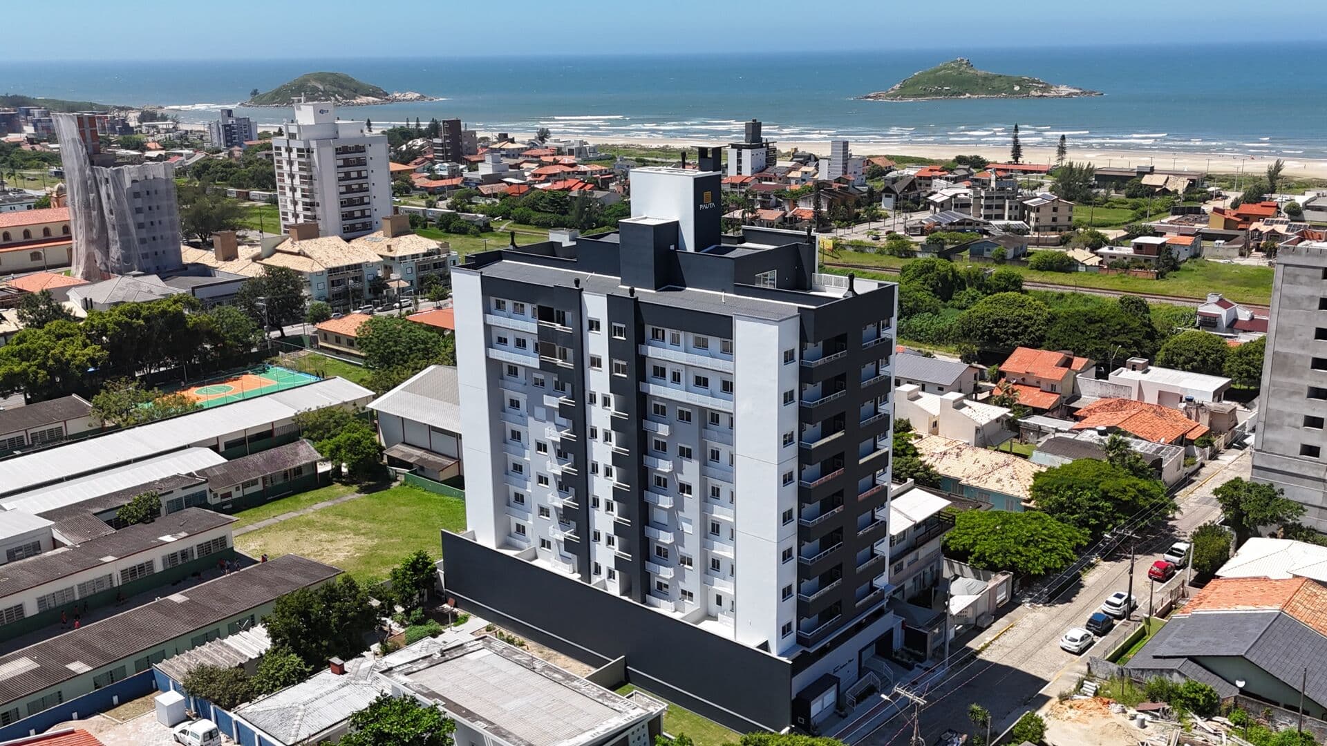 Apartamento com 3 Dormitórios à venda, 97M² por R$ 900.000,00 - Centro - Imbituba/SC. Renê Antônio Pires, pronto pra morar.