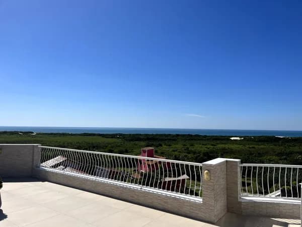 Maravilhosa Cobertura com Vista Permanente para o Mar e Ilha do Campeche!