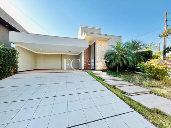 Linda CASA à VENDA no Condomínio Residencial Gaivota I!!