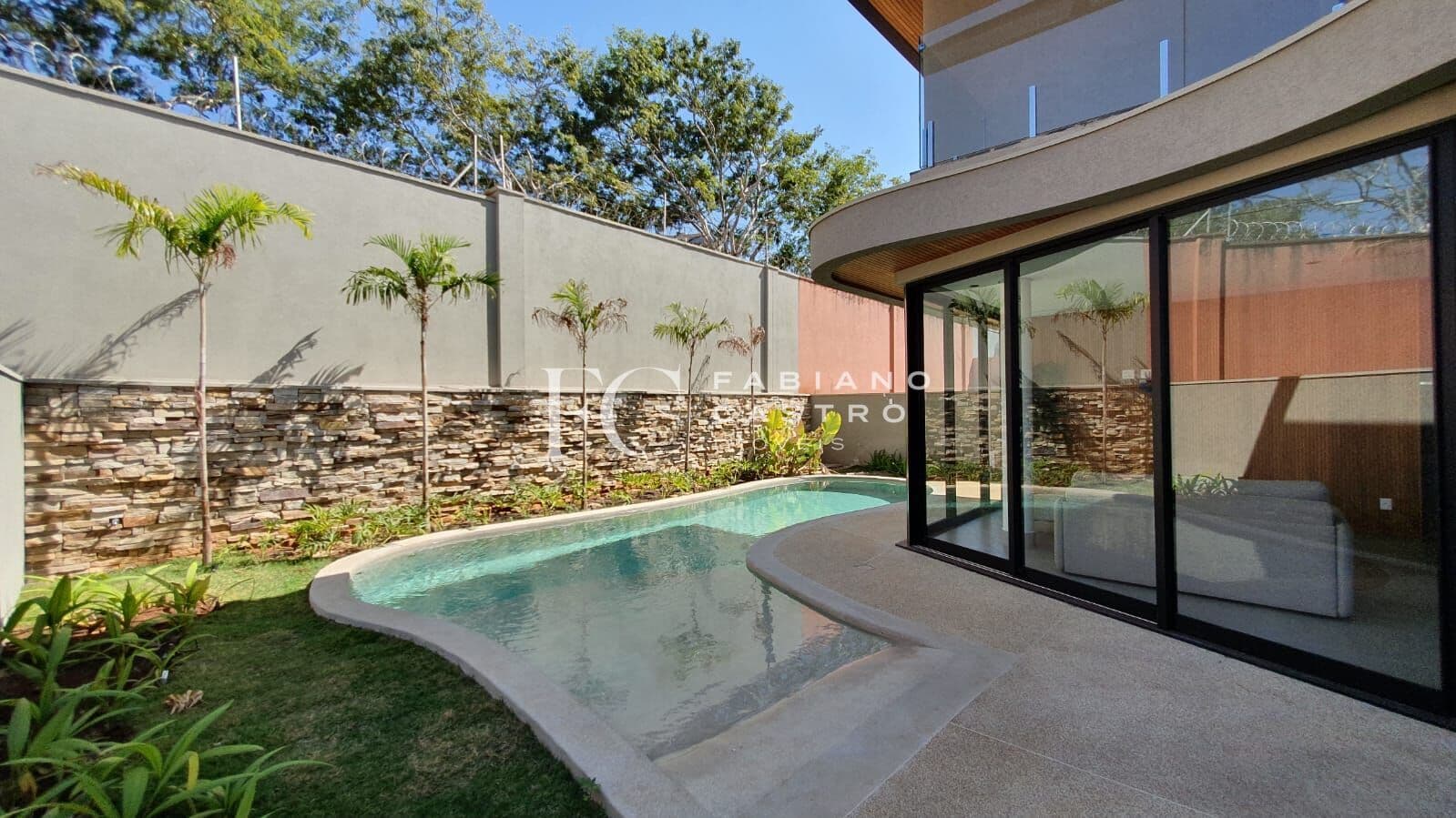 Linda CASA à VENDA no Condomínio BELA VISTA!!