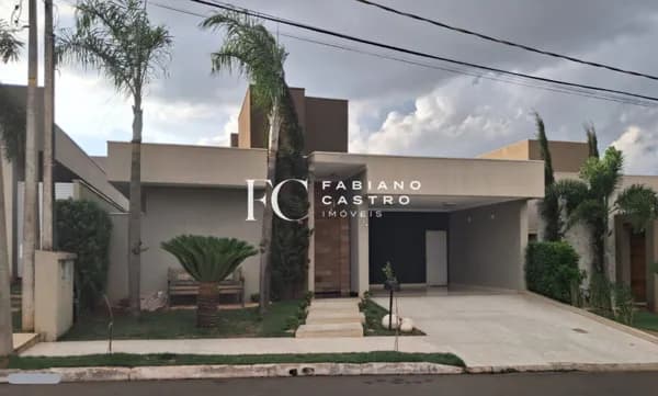 Belíssima casa à VENDA no condomínio Recanto do Lago!!