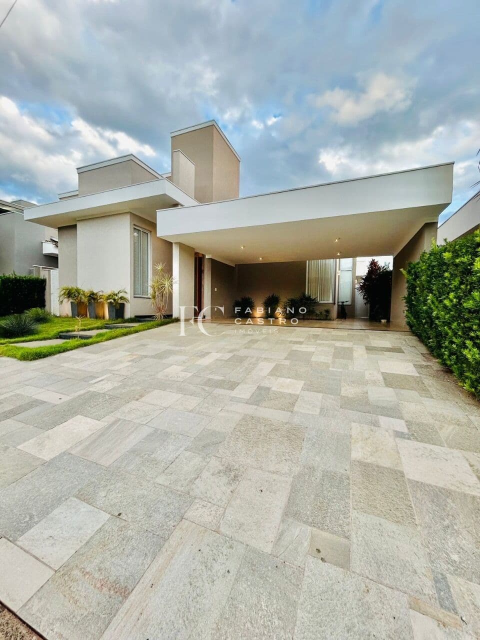 Linda CASA à VENDA no DAMHA V!!!