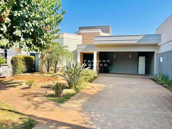 Linda CASA à VENDA no Condomínio Residencial Gaivota I!!