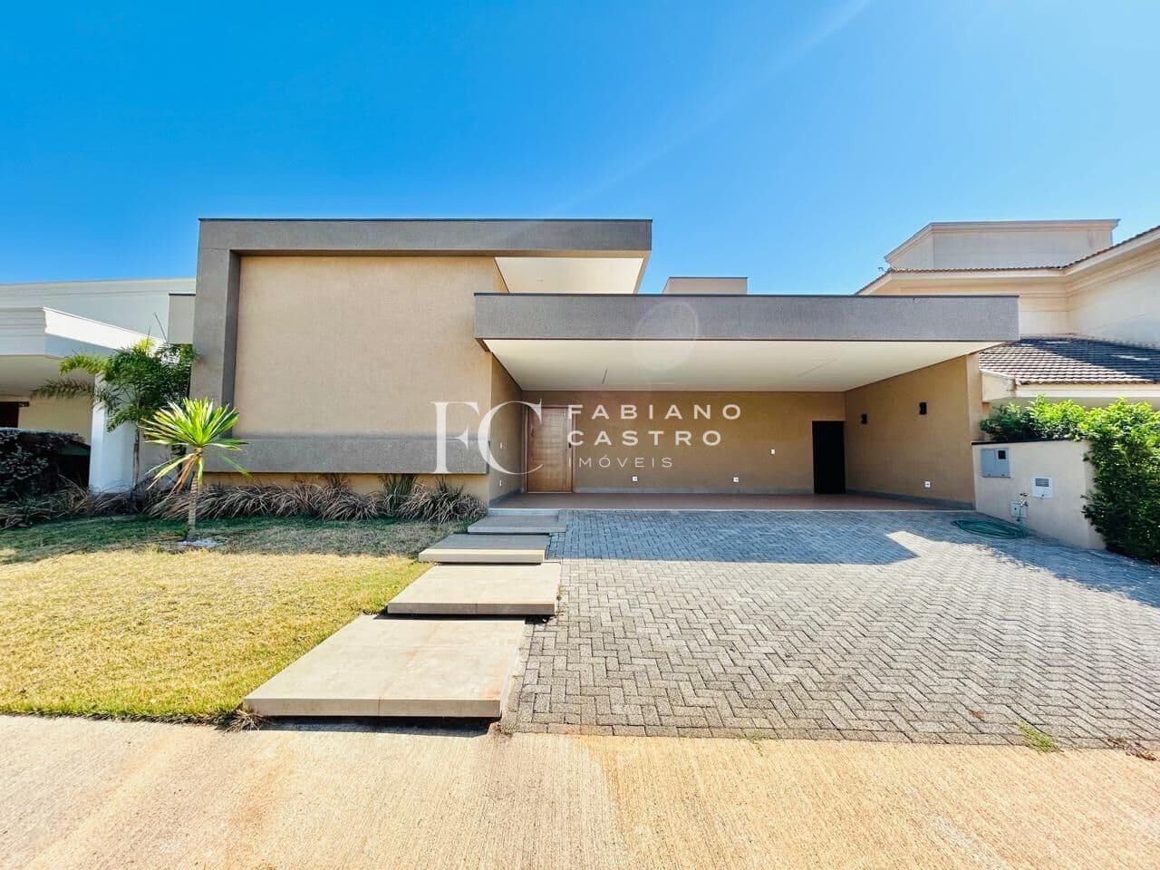 Casa à VENDA no Residencial Quinta do Golfe!!!