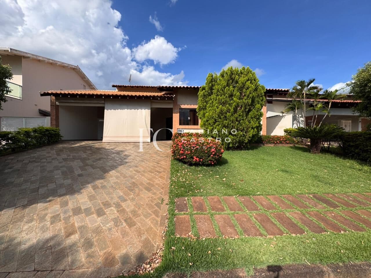 Casa de Condomínio em São José do Rio Preto - Residencial Jardins