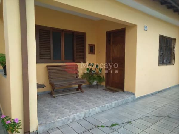 Casa com 3 quartos para venda no Centro, Caraguatatuba - SP.