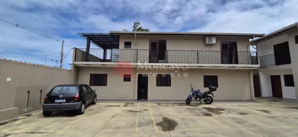 Sobrado em condomínio com 3 suítes para venda no Jardim Primavera, Caraguatatuba - SP.