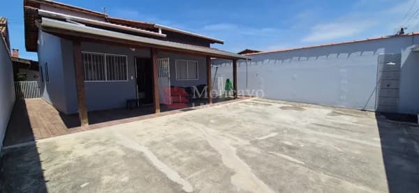 Casa com 2 quartos e piscina para venda na Praia das Palmeiras, Caraguatatuba