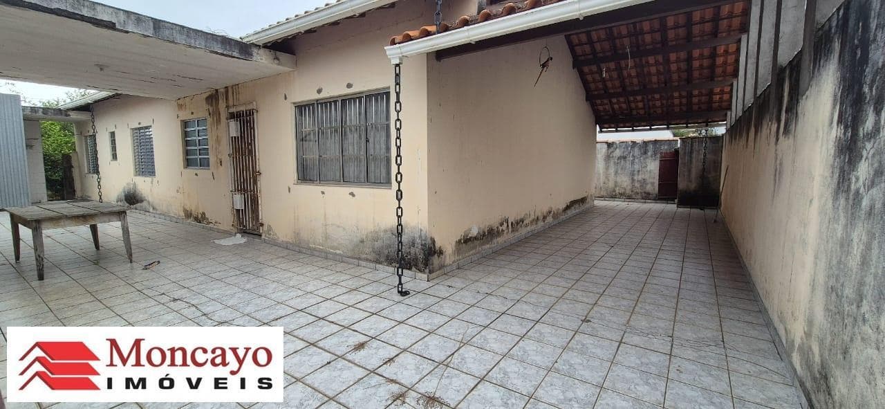 Casas independentes para venda no Jardim Britãnia, Caraguatatuba
