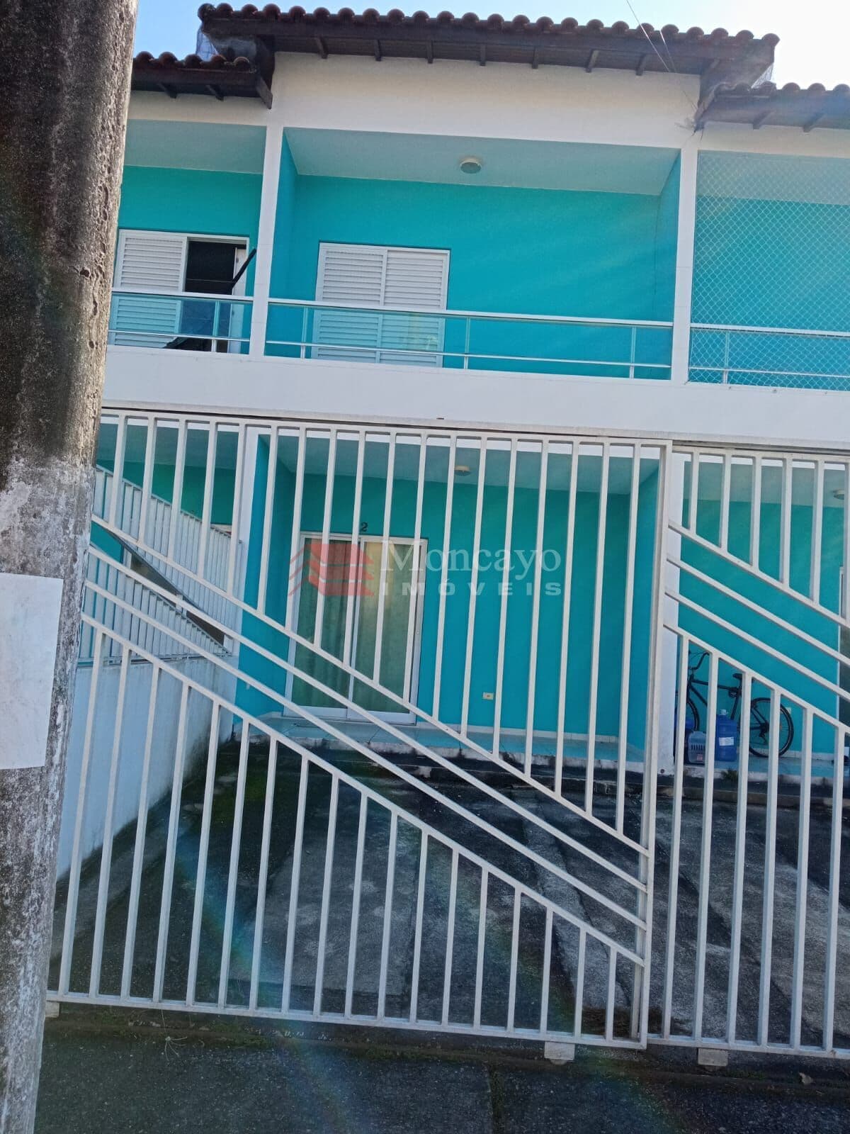 Excelente sobrado em condomínio à venda no Indaia.