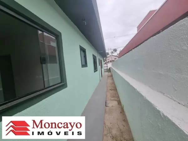 Casa nova para venda no Golfinho, Caraguatatuba